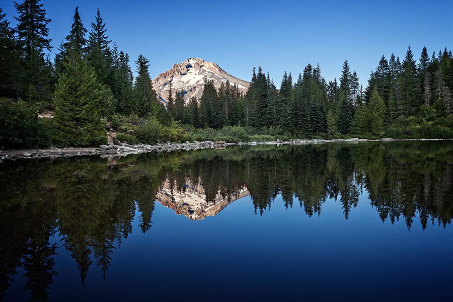mirror lake in oregon with reflection of mount hood